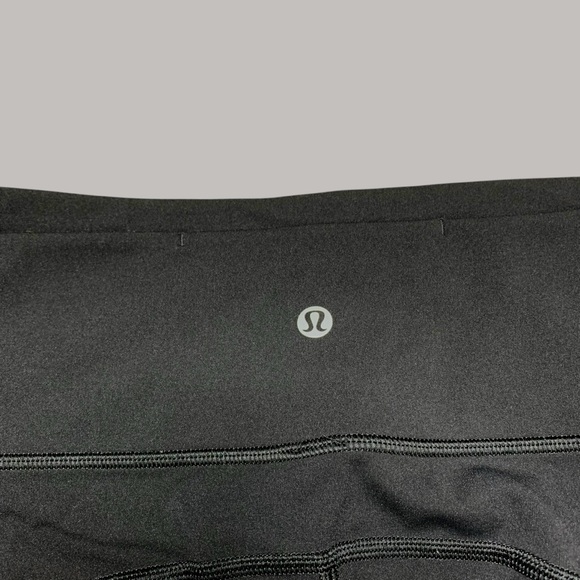 Lululemon Black Mesh Capri Leggings Mid Rise Size 4 - Picture 6 of 9